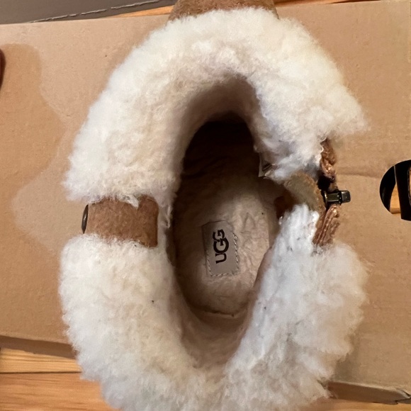 UGG Boots Size 10 - Picture 3 of 7